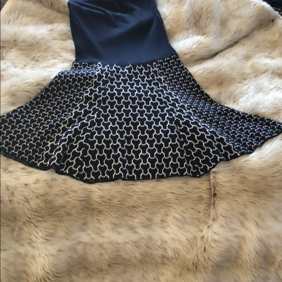 Like new Laundry sweater dress with swing skirt. - Picture 6 of 6